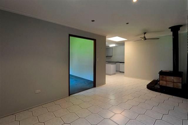 2 Sunray Drive, HIGHFIELDS, QLD 4352