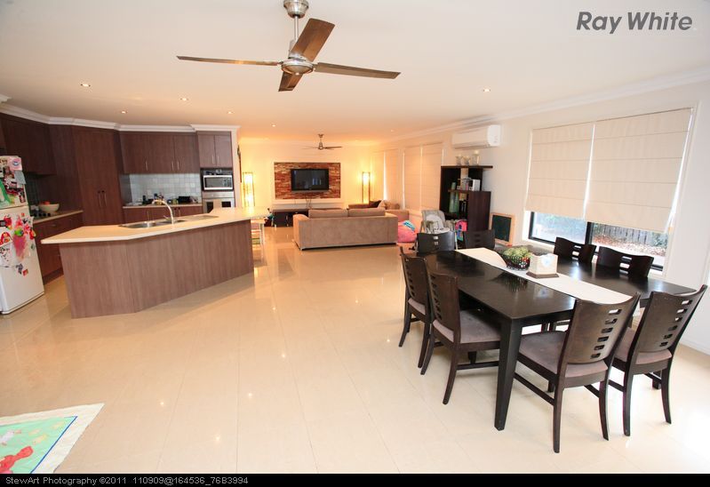 15 Bay Breeze Close, WONDUNNA, QLD 4655