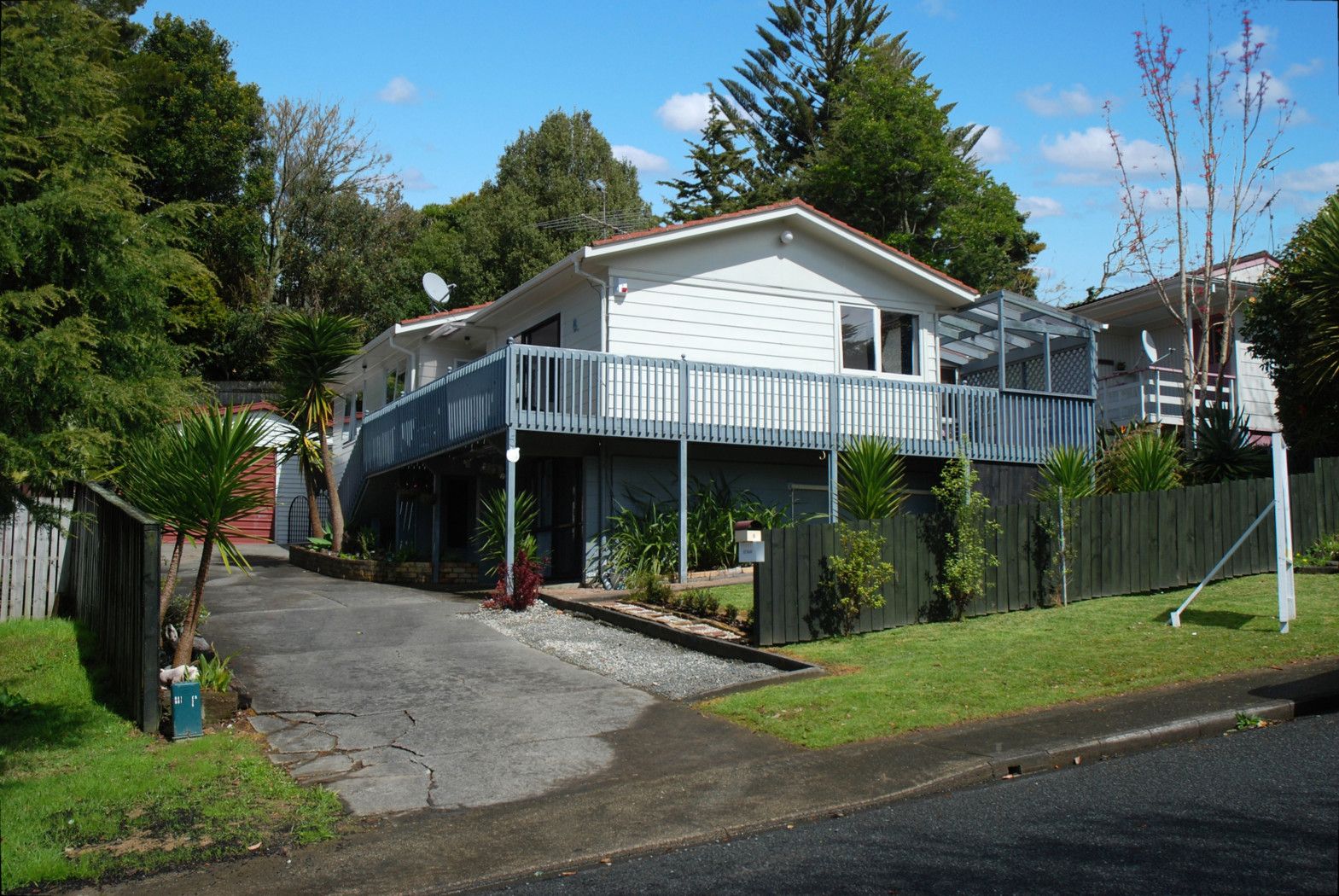 5 Beaudine Avenue, GLENFIELD, North Shore City