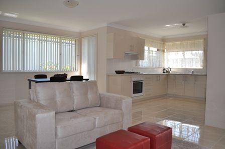 2/13 Hannah Place., WORRIGEE, NSW 2540