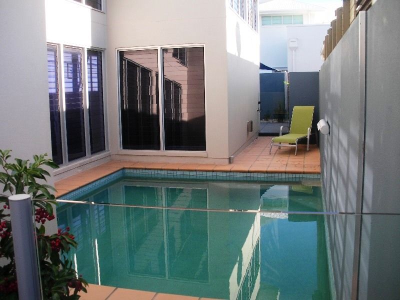 4 Santorini Court, PARREARRA, QLD 4575