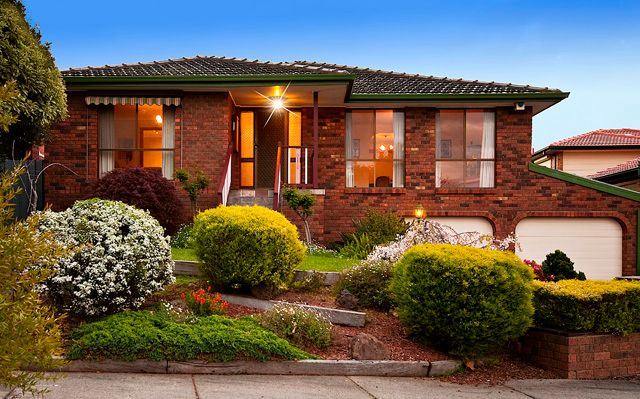 8 Glenelg Court, ROWVILLE, VIC 3178