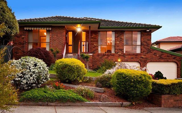 8 Glenelg Court, ROWVILLE, VIC 3178