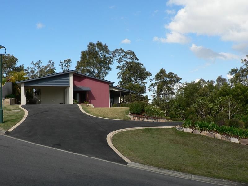 2 Tipuana Place, CASHMERE, QLD 4500
