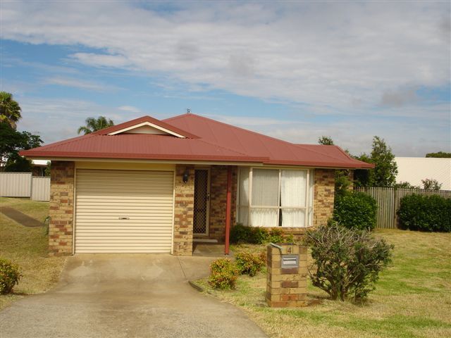 4 Robindale Drive, DARLING HEIGHTS, QLD 4350