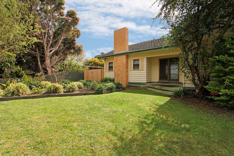 10 Warraburra Avenue, ROSEBUD VIC 3939