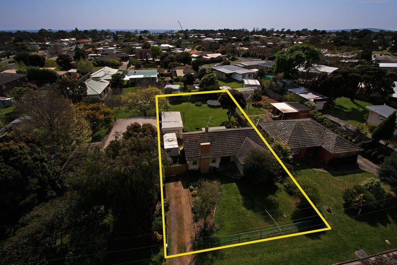 10 Warraburra Avenue, ROSEBUD, VIC 3939