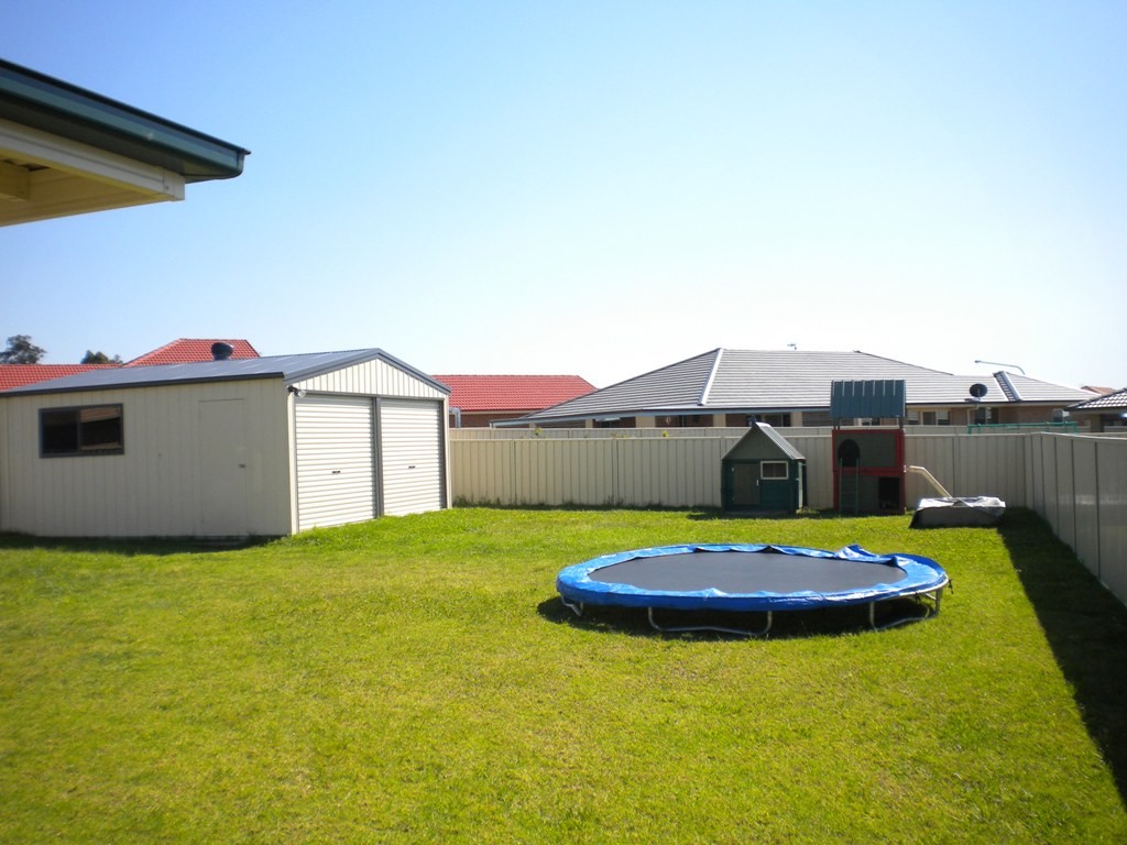 15 Costa Street, WORRIGEE, NSW 2540
