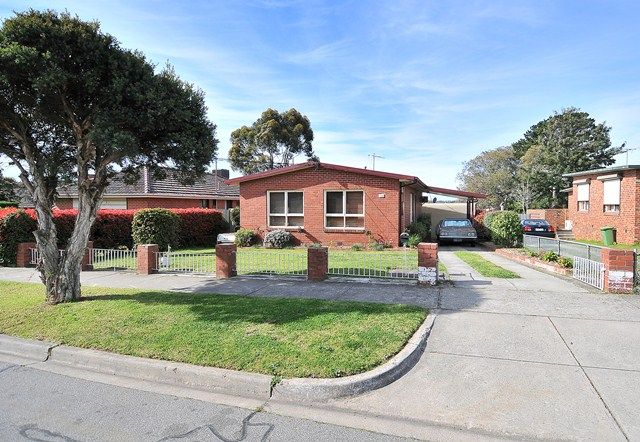 12 Erskine Avenue, RESERVOIR, VIC 3073