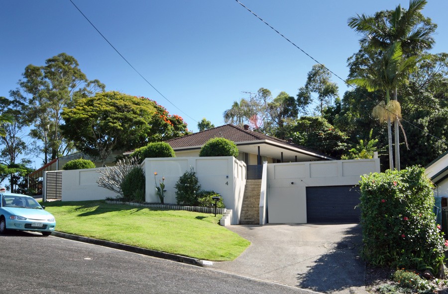 4 Seaview Court, MAROOCHYDORE, QLD 4558