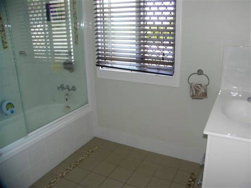 30 AGNES Street, GLADSTONE, QLD 4680