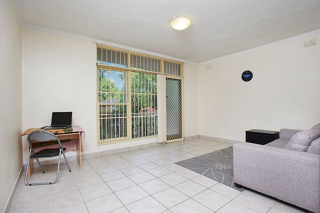 2/142A Good Street, HARRIS PARK, NSW 2150