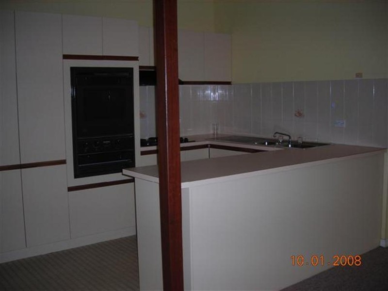1/208 Cypress Street, TORQUAY, QLD 4655
