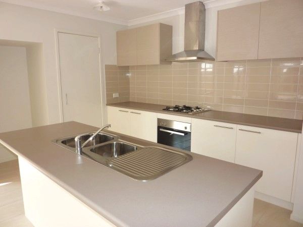 18 Eden Avenue, SKYE, VIC 3977