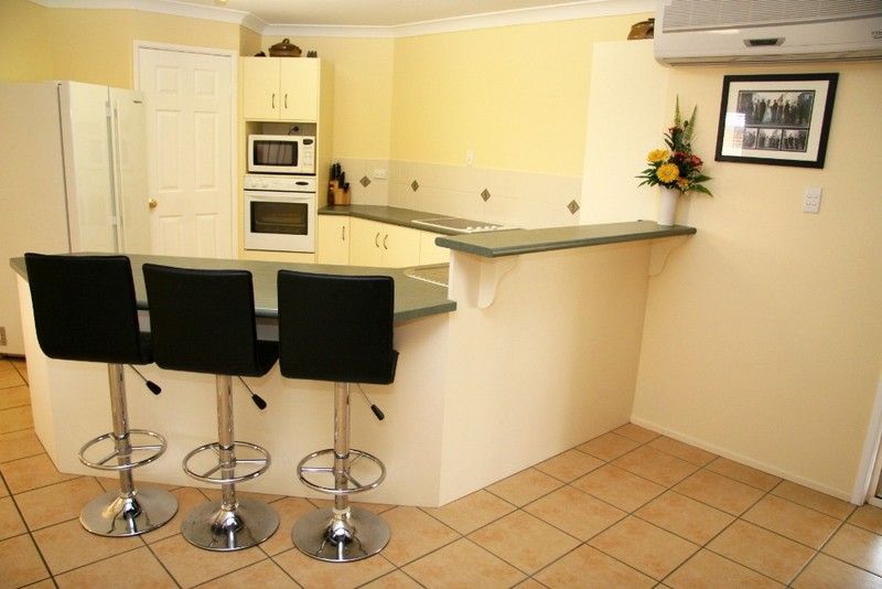 11 Warner Avenue, NORMAN GARDENS, QLD 4701