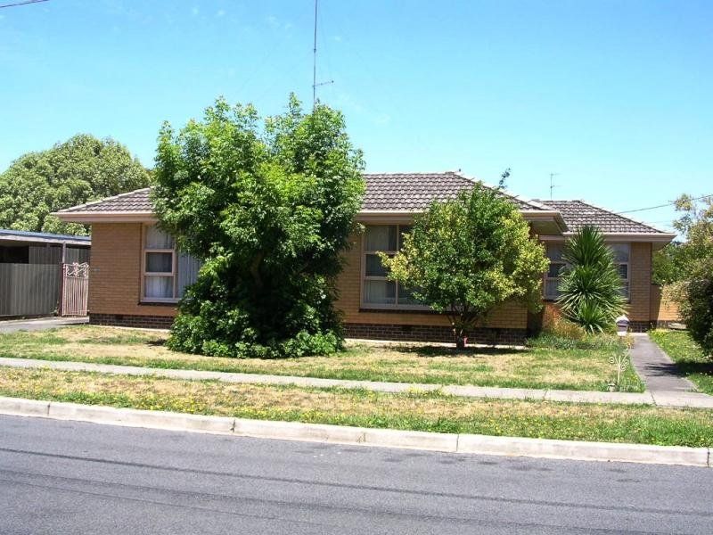 27 Bowden Street, WENDOUREE, VIC 3355