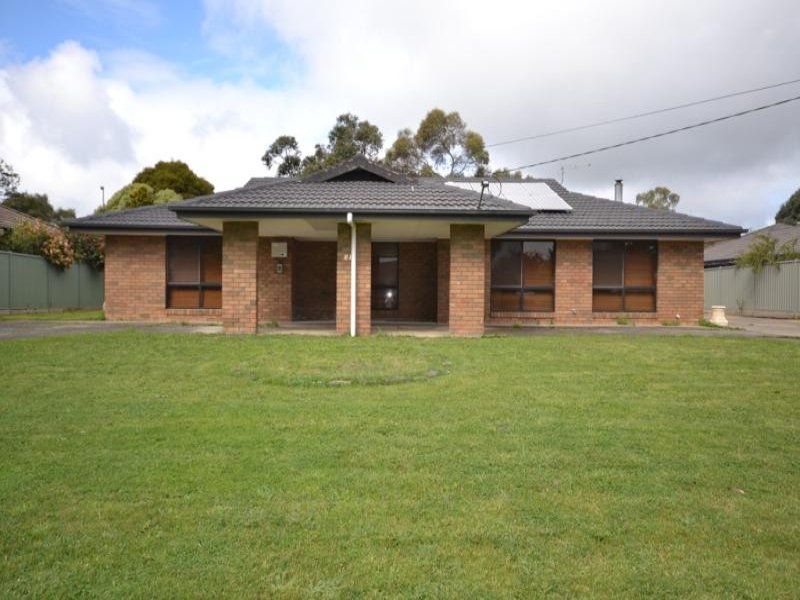 17 Edgewood Court, DELACOMBE, VIC 3356
