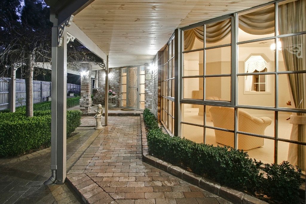16 Cutler Close, FERNTREE GULLY, VIC 3156