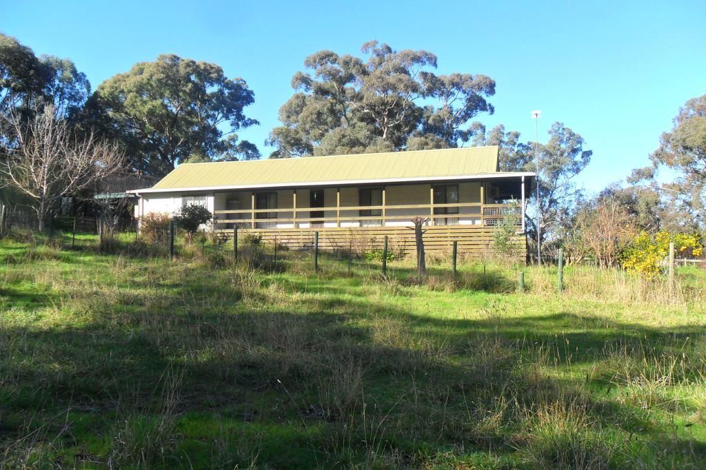 90 Manse Hill Road, SEYMOUR, VIC 3660