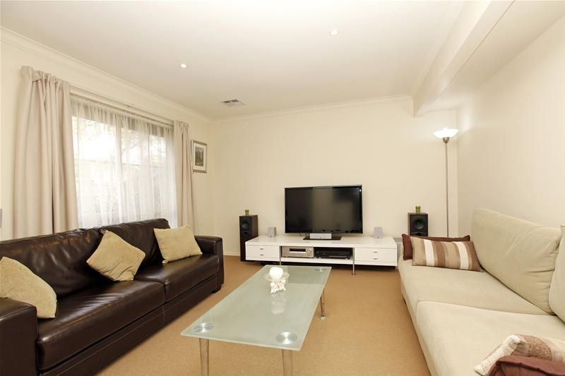 1/8 Tennyson Street, WATSONIA, VIC 3087