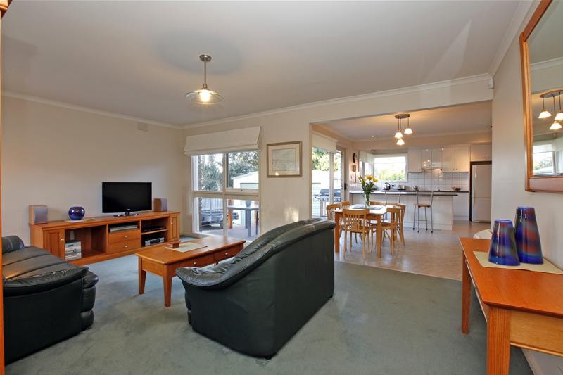 82 Gleeson Drive, BUNDOORA, VIC 3083
