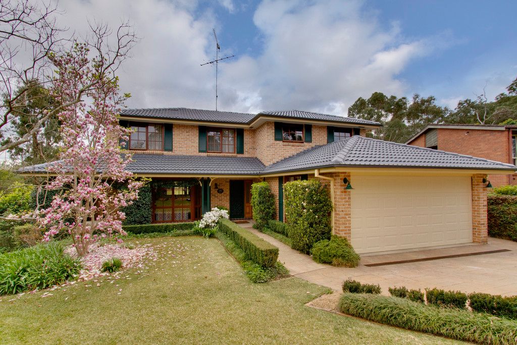 33 Citadel Crescent, CASTLE HILL NSW 2154
