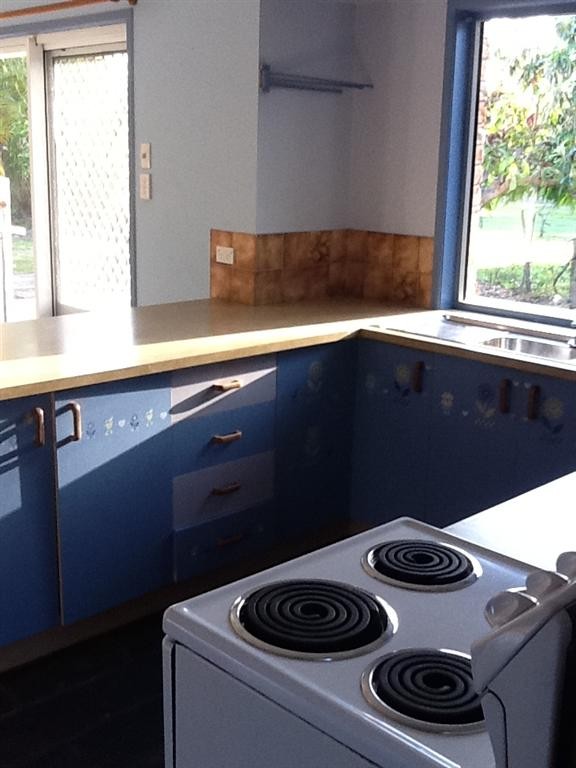 23 HENKS, DUNDOWRAN, QLD 4655