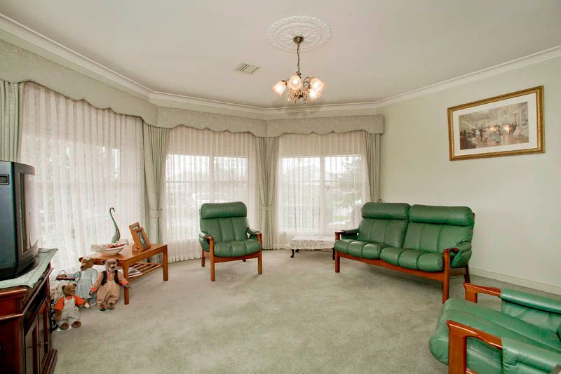 15 Hemswell Court, HIGHTON, VIC 3216
