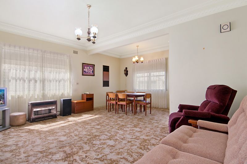 BOLWARRA, NSW 2320