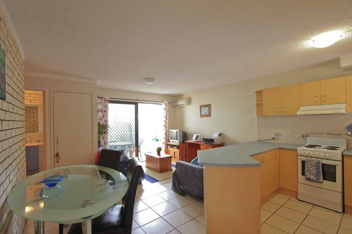 2/4 Yallanga Place, MOOLOOLABA, QLD 4557