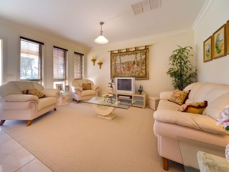63 Whitebox Circuit, THURGOONA, NSW 2640