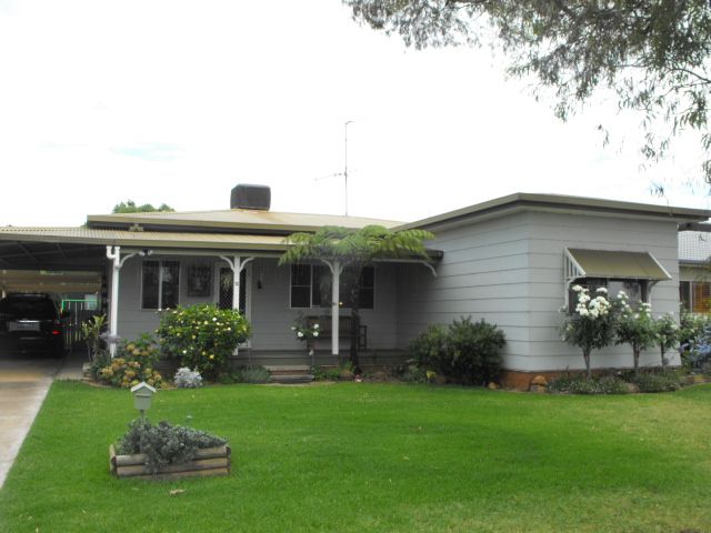 10 Junction Street, PARKES NSW 2870