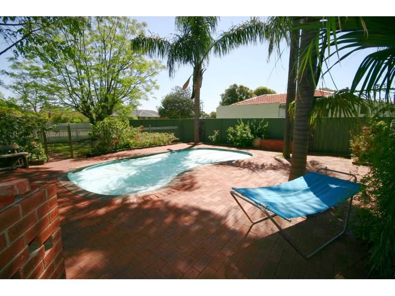 27 Highbury Crescent, BECKENHAM, WA 6107