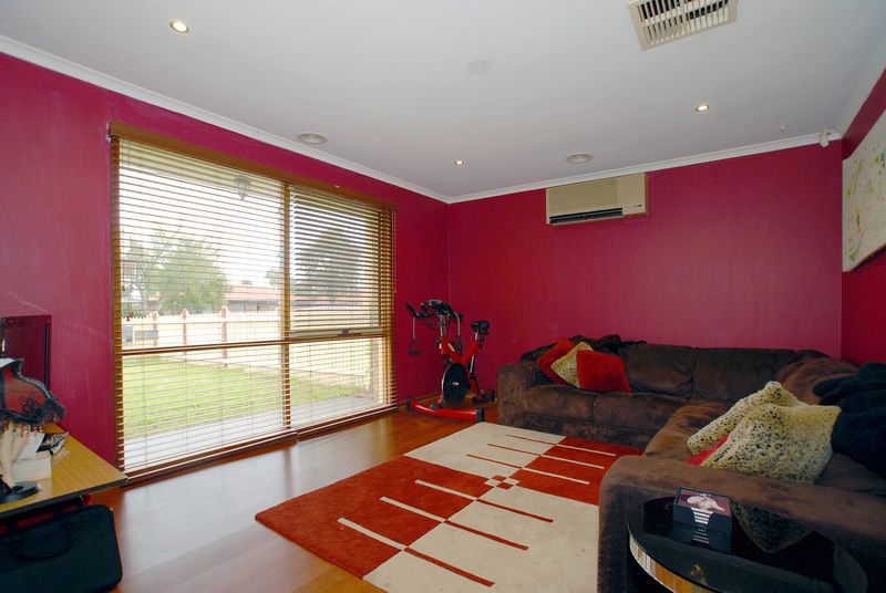 63 Lesdon Avenue, CRANBOURNE, VIC 3977