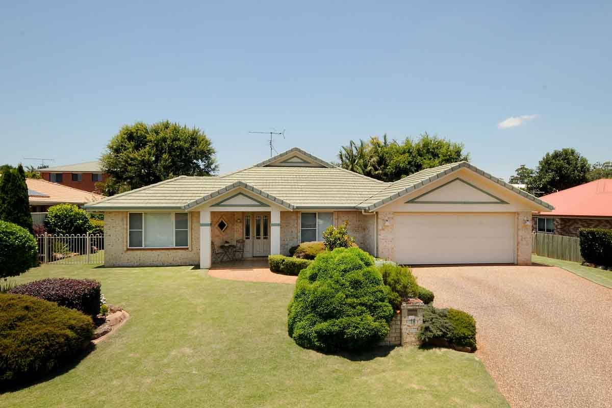12 Jutsum Street, MIDDLE RIDGE QLD 4350