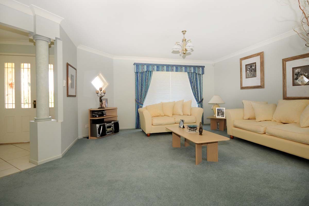 12 Jutsum Street, MIDDLE RIDGE, QLD 4350