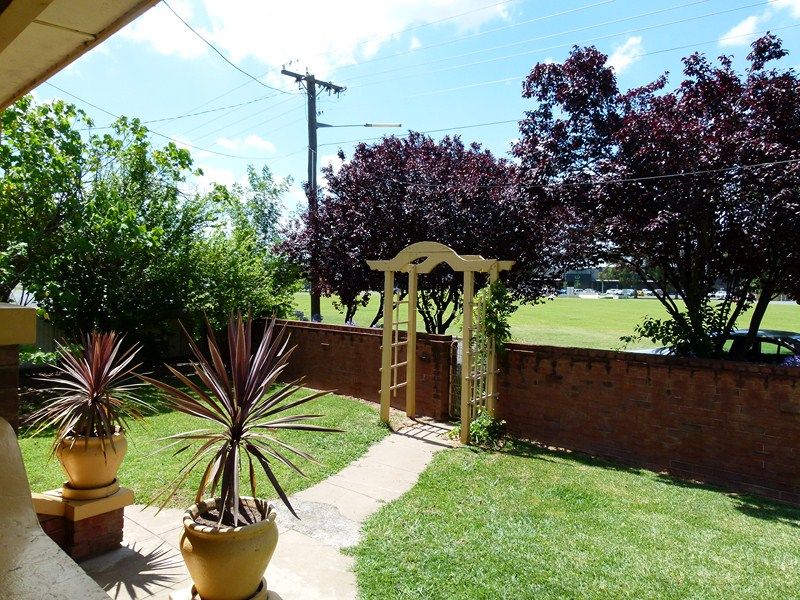 10  Renfree Street, FORBES, NSW 2871