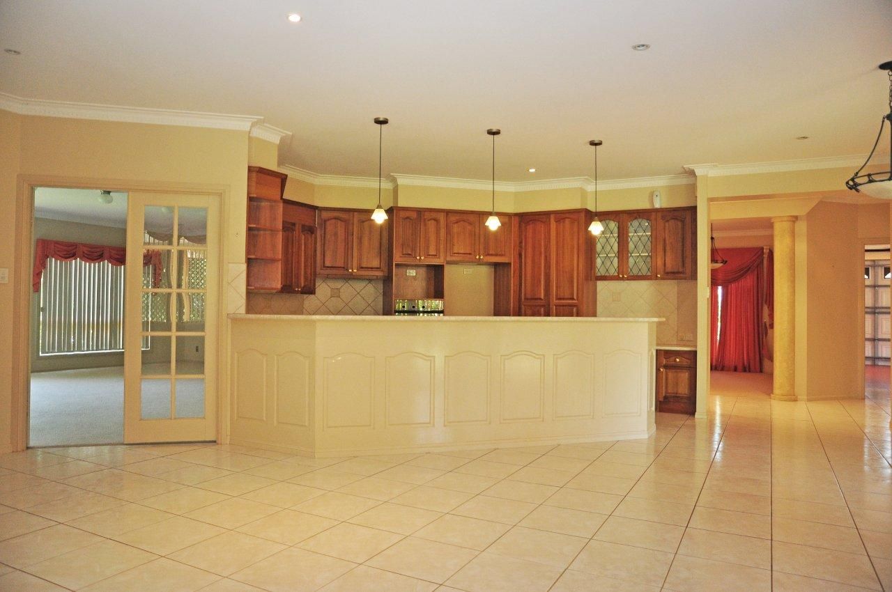 10 Parsley Drive, MIDDLE RIDGE, QLD 4350