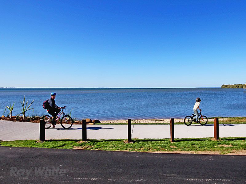 1 Central Avenue, DECEPTION BAY, QLD 4508
