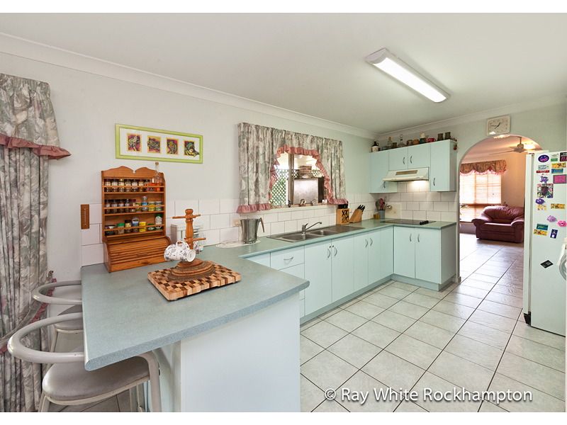 15 Carara Drive, Kawana, QLD 4701