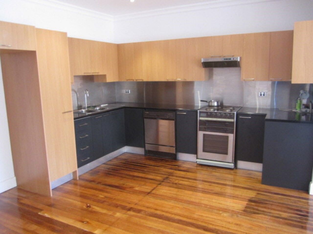 24 Vernon Street, OAKLEIGH, VIC 3166