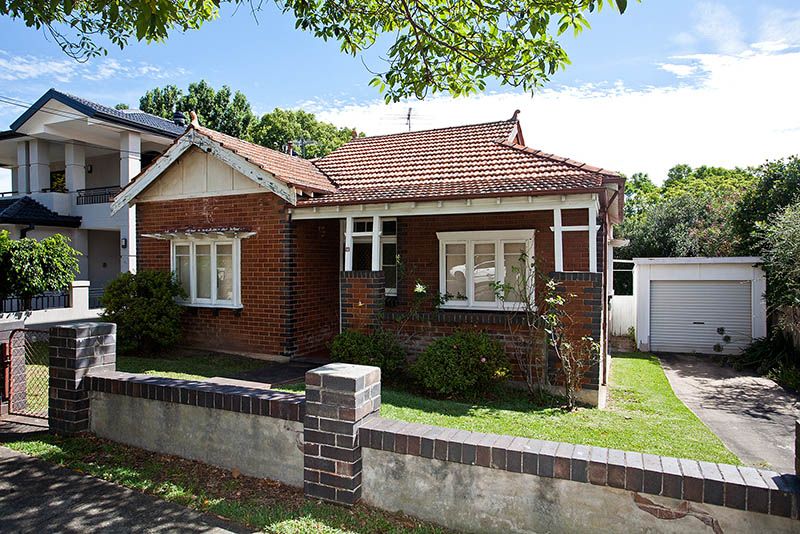 123 The Avenue, HURSTVILLE NSW 2220