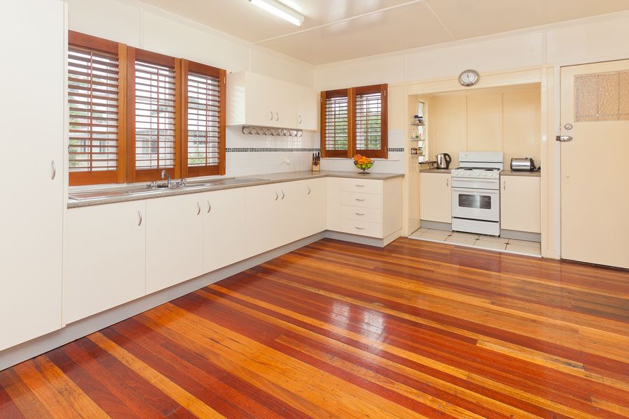 43 Cape Street, HOLLAND PARK, QLD 4121