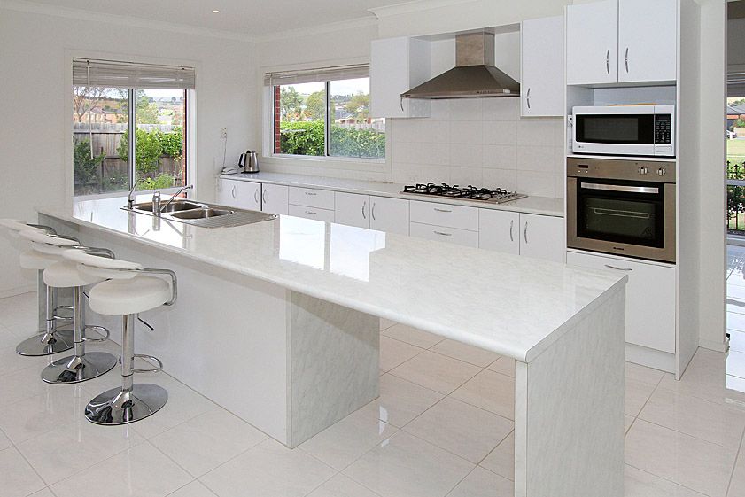 30 Neddletail Crescent, SOUTH MORANG, VIC 3752