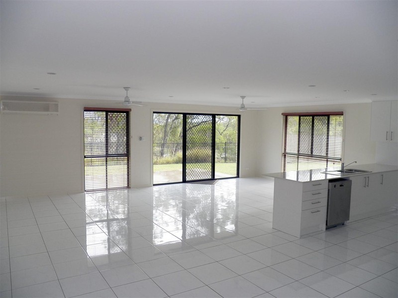 3 ALBATROSS Close, GLADSTONE, QLD 4680