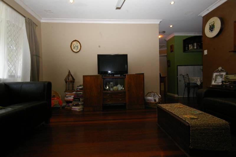6 Shalford Way, GIRRAWHEEN, WA 6064