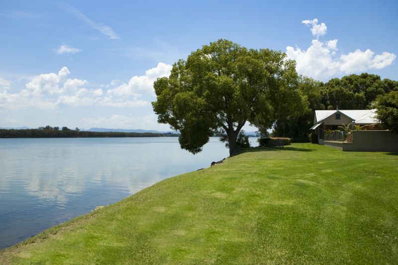 OXLEY ISLAND, NSW 2430