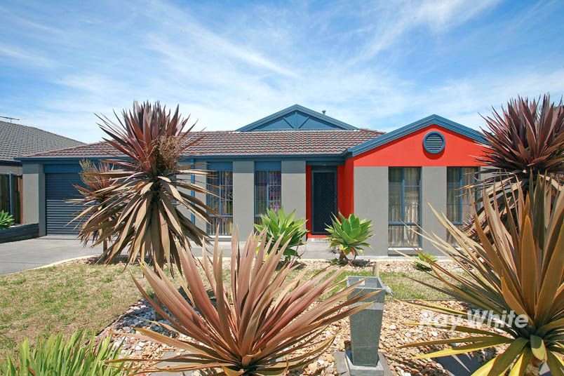 6 Rose Bush Court, LYNDHURST, VIC 3975