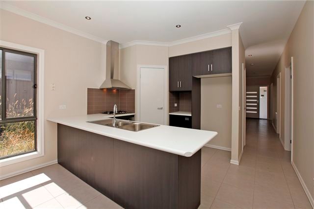 27 Watergum Avenue, CRAIGIEBURN, VIC 3064