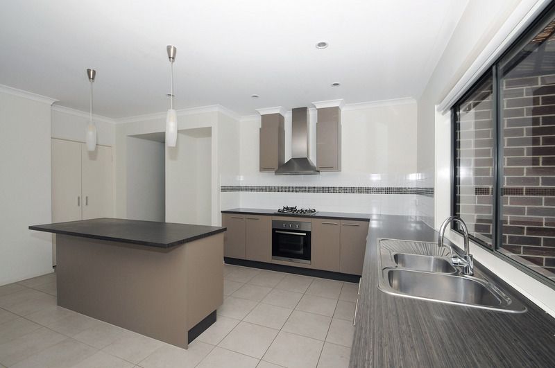 17 Sky Way, CARRUM DOWNS, VIC 3201